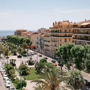 Lägenhetshotell Chateauneuf, Menton