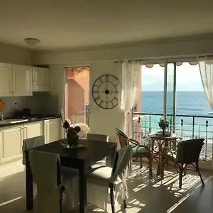 Apartment Victoria Bilocale Centro Citta E Vista Mare, Menton