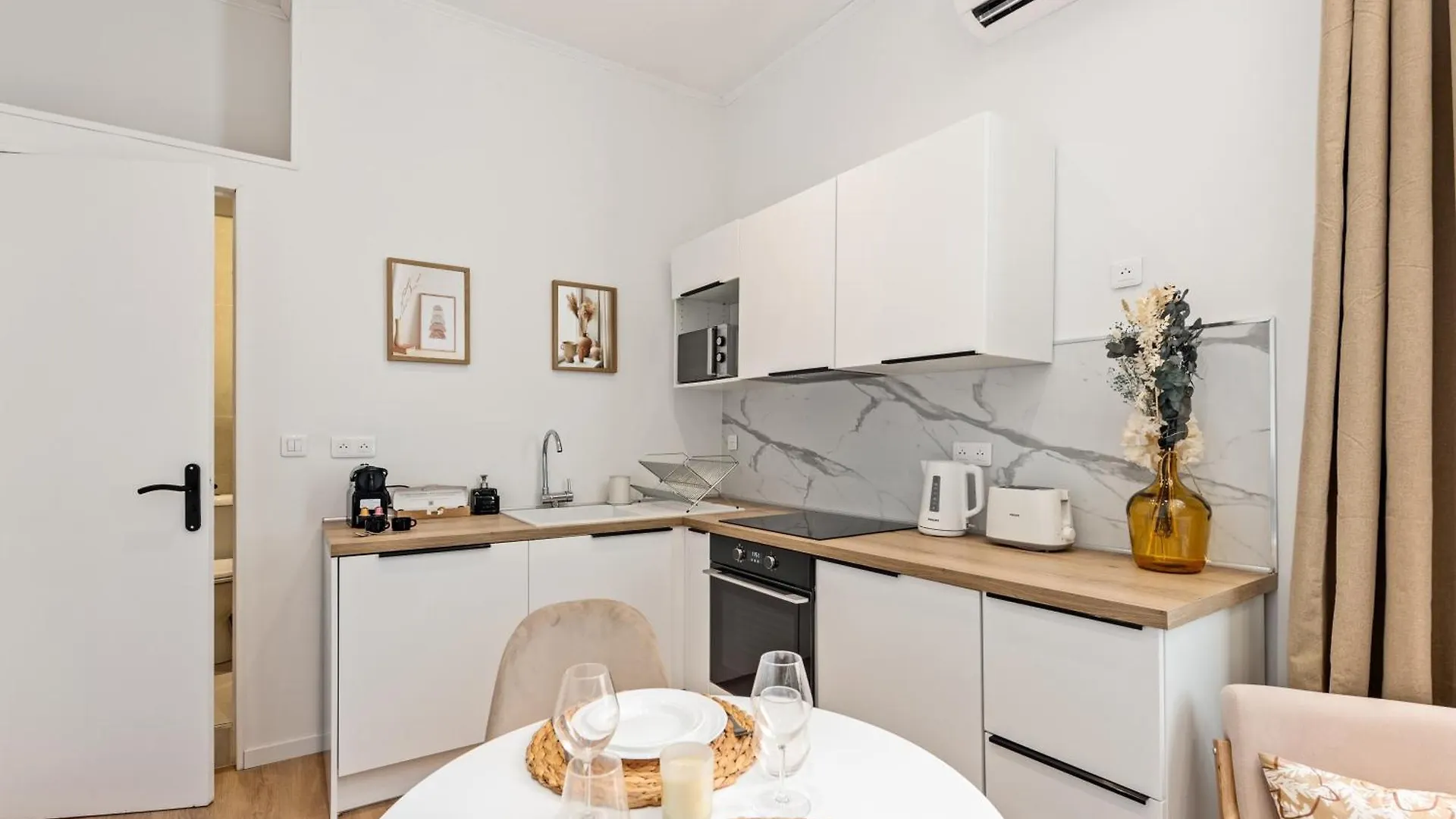 Maison Dutto Menton 0*,  France