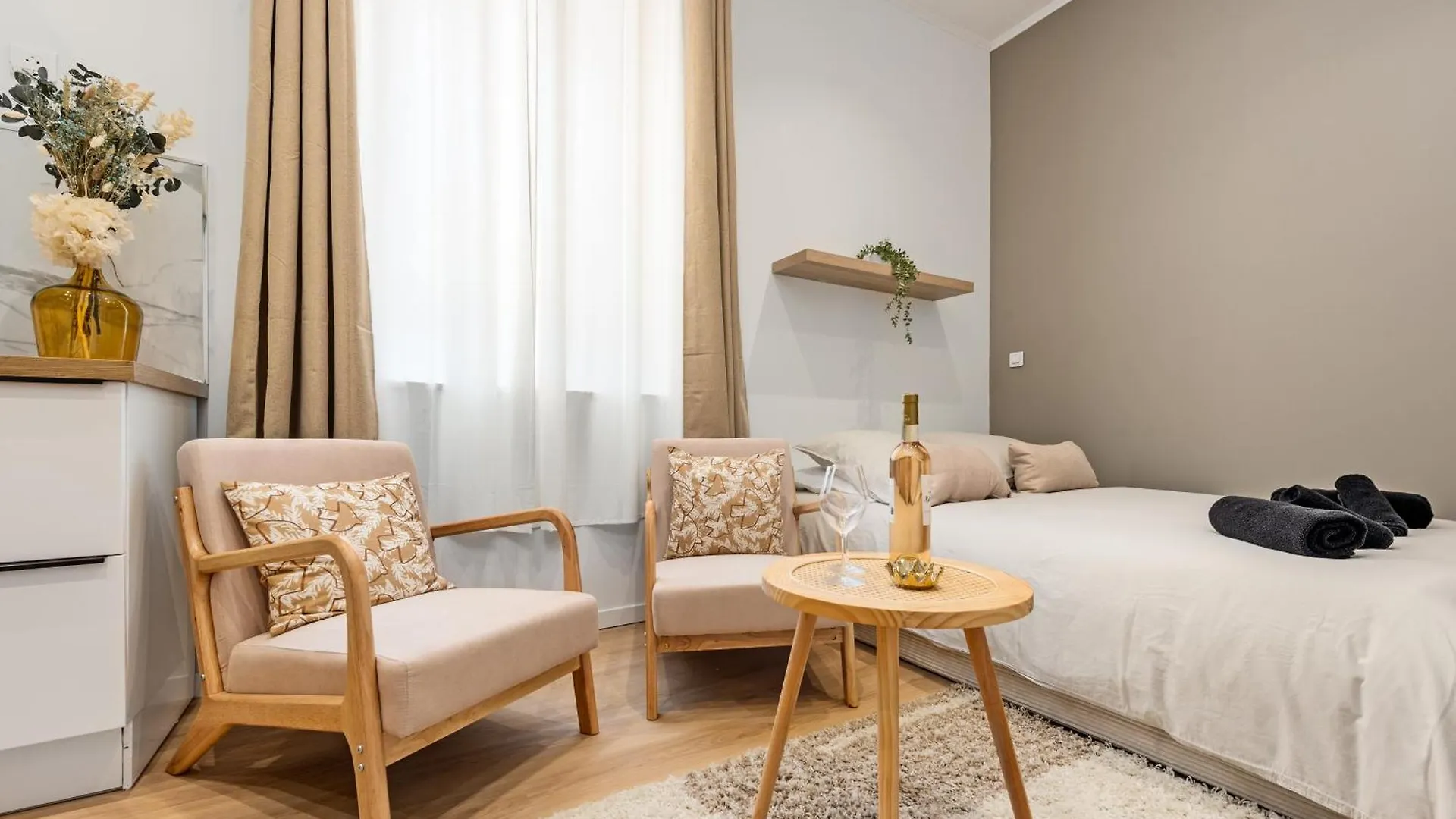 Maison Dutto Menton 0*,  France